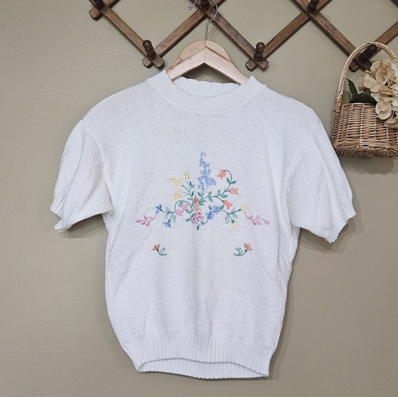 White Floral Embroidered Short Sleeve Sweater - Picture 1 of 4